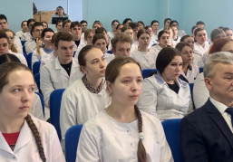 Около 3 000 нижегородских школьников и студентов встретились с героями СВО в рамках проекта «Герои Родины»