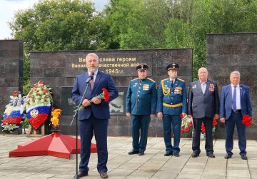 В поселке Мулино Володарского округа открыт мемориальный комплекс, построенный в рамках проекта «Вам решать!»