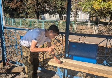 Более 300 жителей Харцызска и Иловайска получили адресную социальную помощь волонтеров Дома народного единства в 2024 году