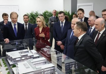 Денис Мантуров и Глеб Никитин посетили Саров с рабочим визитом