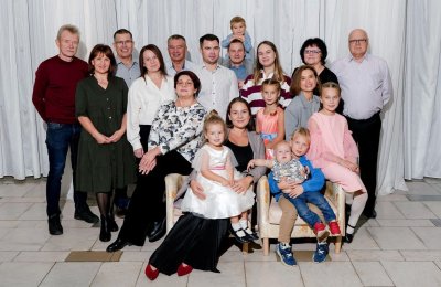 Многодетная семья Ежовых из Арзамаса стала одним из победителей Всероссийского конкурса «Семья года – 2025» Многодетная семья Ежовых из Арзамаса стала одним из победителей Всероссийского конкурса «Семья года – 2025»