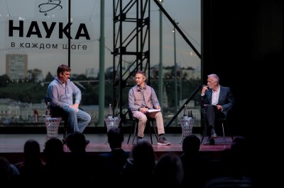 Около 300 участников собрало научно-популярное шоу «Путешествие вне времени» в Нижнем Новгороде