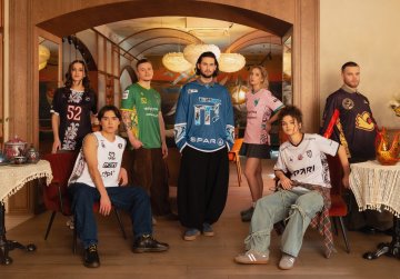 Семь спортивных клубов региона в рамках проекта «Вместе за Нижний» проведут матчи в единой игровой форме, посвященной многообразию хохломы Семь спортивных клубов региона в рамках проекта «Вместе за Нижний» проведут матчи в единой игровой форме, посвященной многообразию хохломы