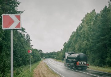 144 импульсных дорожных знака установили на трассе Нижний Новгород - Шахунья - Киров по нацпроекту «Инфраструктура для жизни»