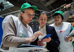 Волонтёры помогают жителям Нижегородской области проголосовать за объекты благоустройства по нацпроекту «Инфраструктура для жизни»