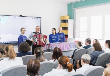 Нижегородские волонтеры поздравили врачей и медсестер медицинских учреждений с наступающим праздником 8 Марта