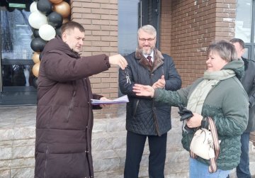 В Володарске вручили ключи от новых квартир сотрудникам импортозамещающего предприятия в рамках госпрограммы КРСТ