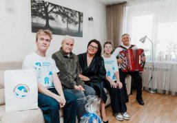 Волонтёры Победы поздравили со 100-летием ветерана Великой Отечественной войны Александра Кондратьева Волонтёры Победы поздравили со 100-летием ветерана Великой Отечественной войны Александра Кондратьева