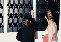 В Санкт-Петербурге открылась выставка, посвященная арт-проекту к 110-летнему юбилею фабрики «Хохломская роспись»