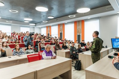 Участники программы «Герои. Нижегородская область» встретились со студентами Президентской академии Участники программы «Герои. Нижегородская область» встретились со студентами Президентской академии