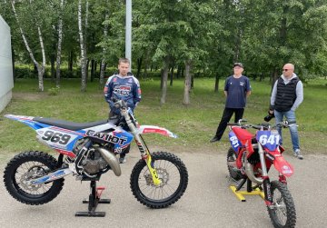 Более 300 детей и родителей приняли участие в акции «Безопасный путь на двух колесах» в Дзержинске Более 300 детей и родителей приняли участие в акции «Безопасный путь на двух колесах» в Дзержинске