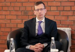 Егор Поляков рассказал о перспективных сценариях применения ИИ на форуме «Сильные идеи для нового времени»
