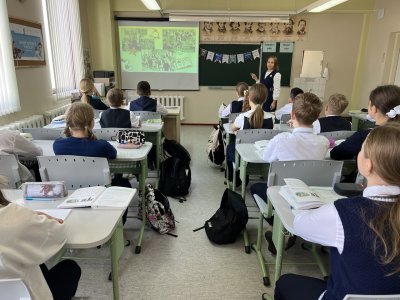 Мелодии вместо звонков снова звучат в нижегородских школах Мелодии вместо звонков снова звучат в нижегородских школах