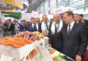 «Агропромышленный комплекс XXI века — современный, технологичный и, самое главное, что отличает его от советского периода, прибыльный», — Дмитрий Медведев «Агропромышленный комплекс XXI века — современный, технологичный и, самое главное, что отличает его от советского периода, прибыльный», — Дмитрий Медведев