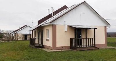 В Шаранге 17 жителей аварийного фонда переехали в новые квартиры В Шаранге 17 жителей аварийного фонда переехали в новые квартиры
