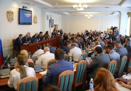 Глеб Никитин представил депутатам Законодательного собрания обновленную структуру правительства региона Глеб Никитин представил депутатам Законодательного собрания обновленную структуру правительства региона