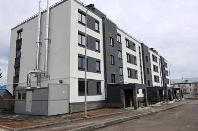 Более 70 жителей аварийного жилья в Чкаловске получили ключи от новых квартир