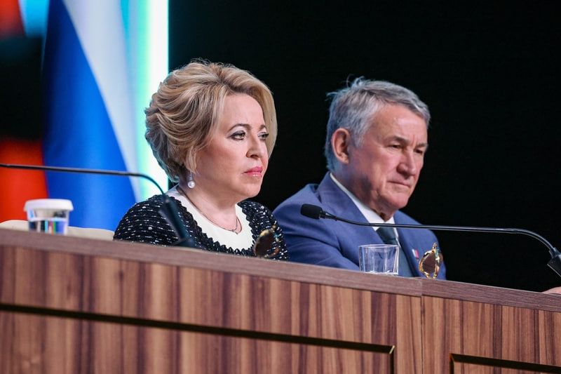 парламентский фотоархив «СенатИнформ» (http://council.gov.ru/events/multimedia/photo/361176/) Нижегородская область заключила около 30 соглашений в рамках XII Форума регионов России и Беларуси
