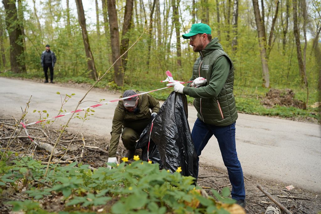 Более 500 нижегородцев приняли участие во Всероссийском субботнике на Щелоковском хуторе