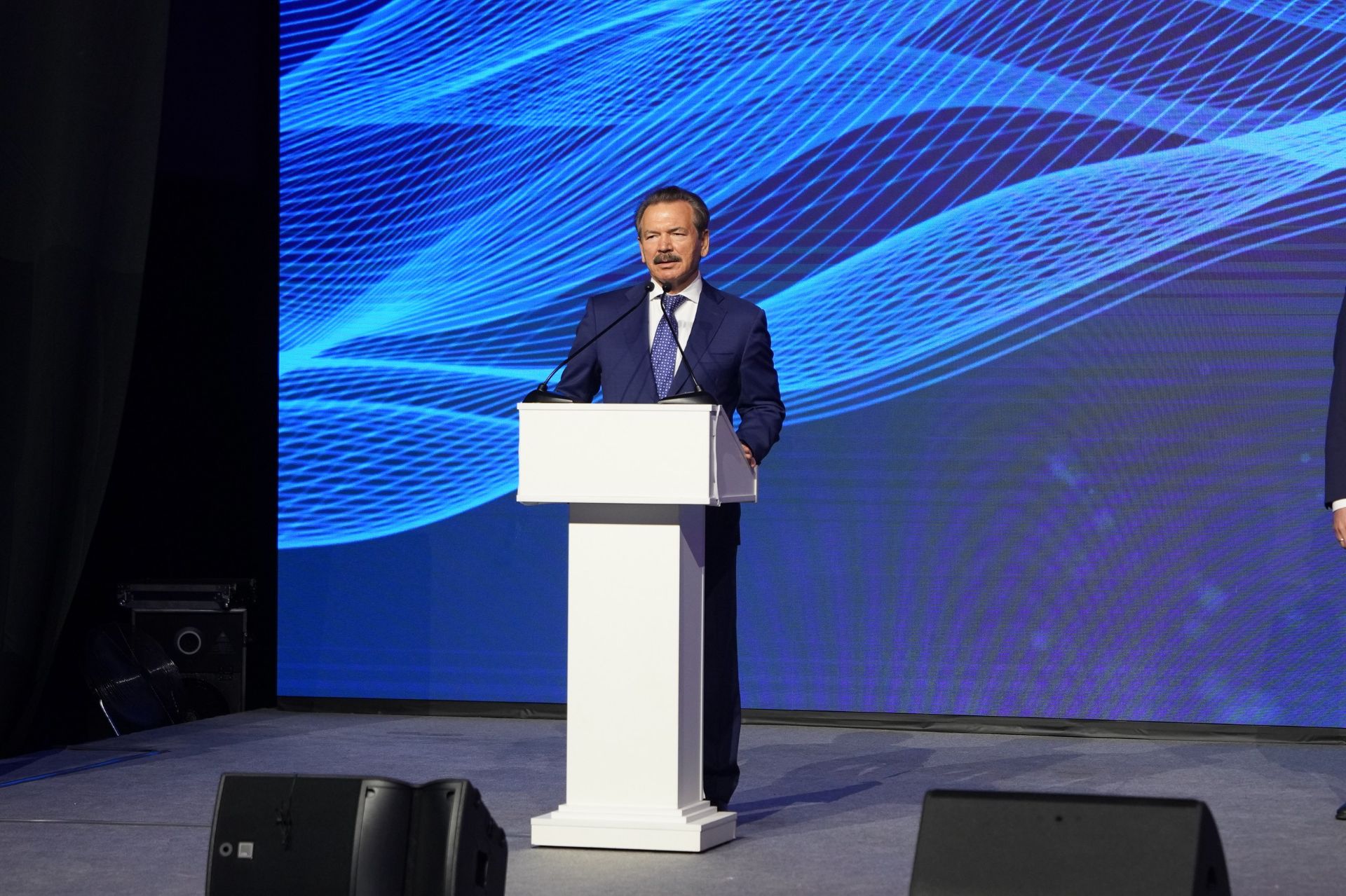 Денис Мантуров принял участие в открытии завода по производству силикагелей и силиказолей в ОЭЗ «Кулибин» в Дзержинске