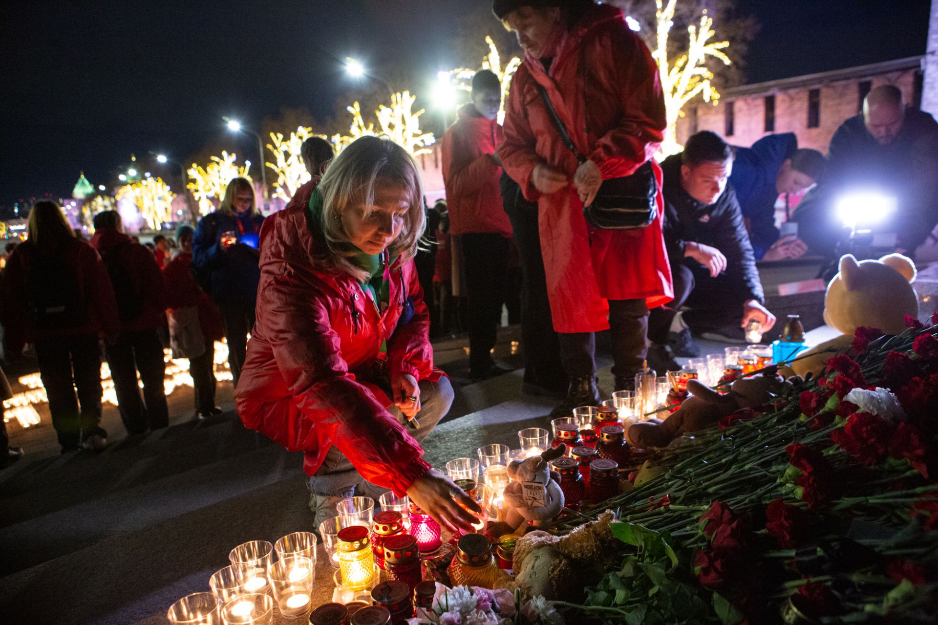 В Нижнем Новгороде зажгли свечи в память о жертвах теракта в «Крокус Сити Холле»