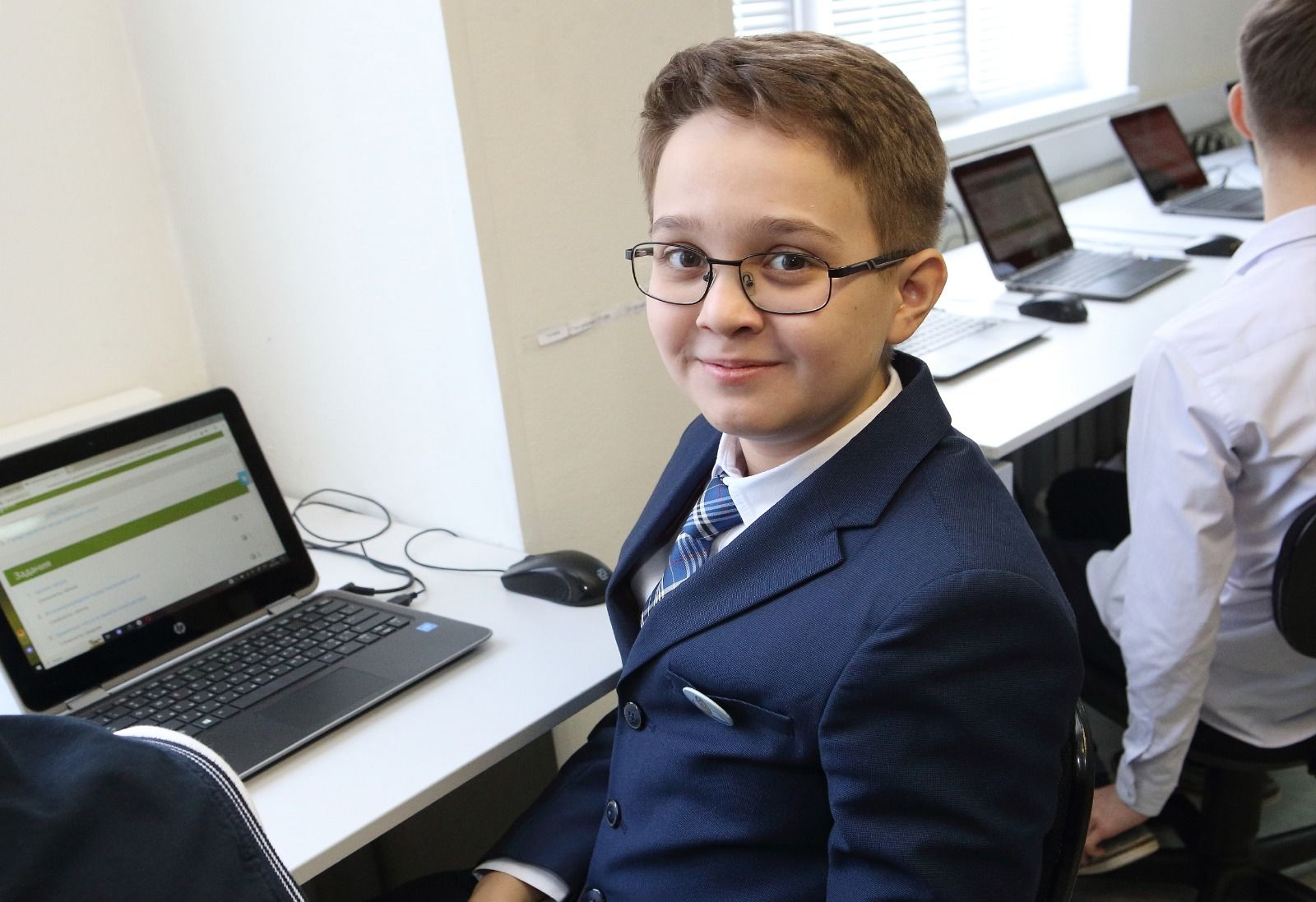 Более 21 тыс. учебных кабинетов в школах было оснащено точками доступа Wi-Fi в Нижегородской области в 2022 году Более 21 тыс. учебных кабинетов в школах было оснащено точками доступа Wi-Fi в Нижегородской области в 2022 году