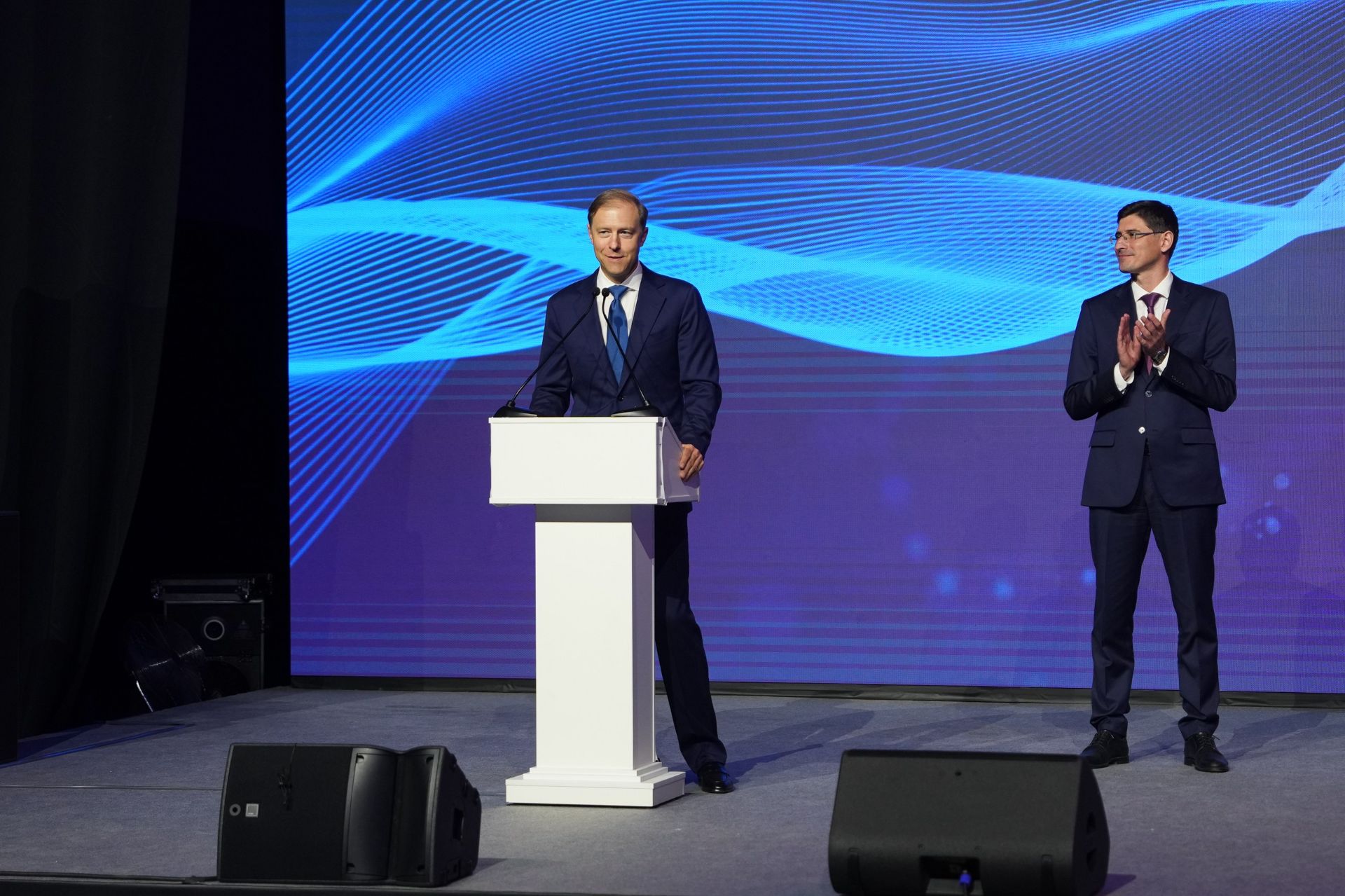 Денис Мантуров принял участие в открытии завода по производству силикагелей и силиказолей в ОЭЗ «Кулибин» в Дзержинске