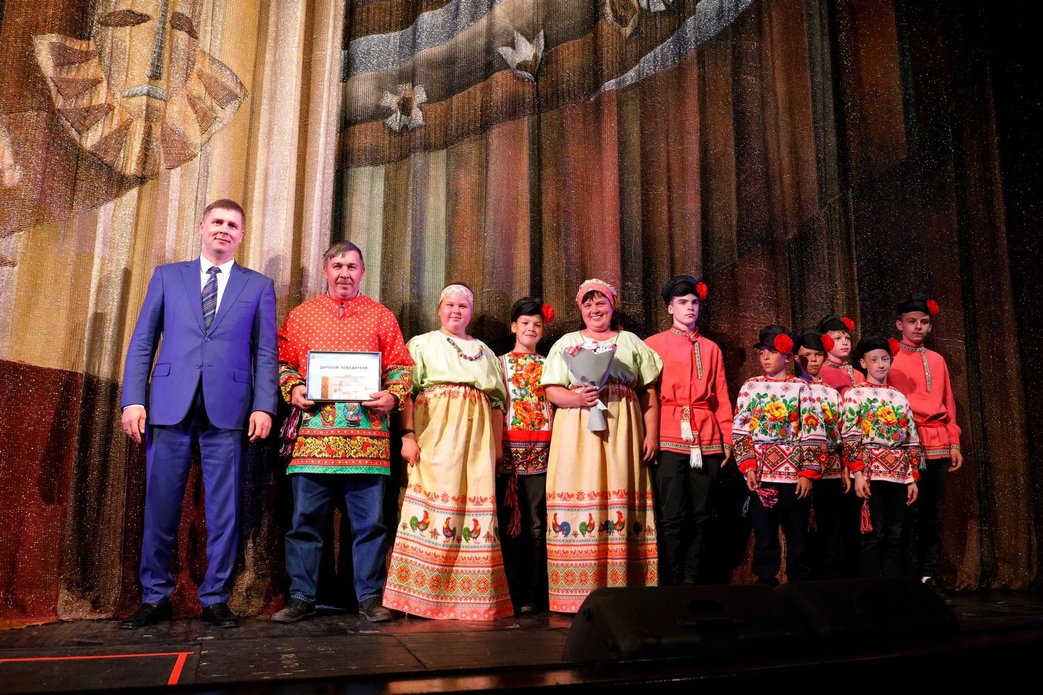 Имена победителей конкурса «Нижегородская семья» были объявлены на  гала-фестивале «Счастье каждой семьи – счастье России!» | Официальный сайт  Правительства Нижегородской области