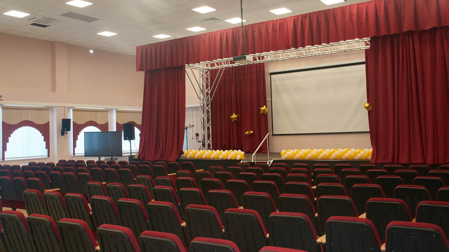 Более 1400 детей пойдут учиться в капитально отремонтированные школы в Володарске, Городце и Тоншаевском округе Более 1400 детей пойдут учиться в капитально отремонтированные школы в Володарске, Городце и Тоншаевском округе