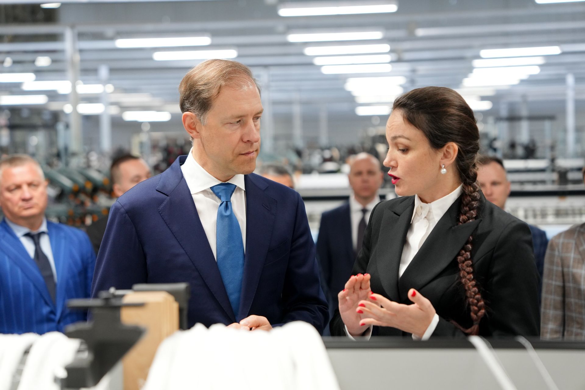 Денис Мантуров принял участие в открытии завода по производству силикагелей и силиказолей в ОЭЗ «Кулибин» в Дзержинске