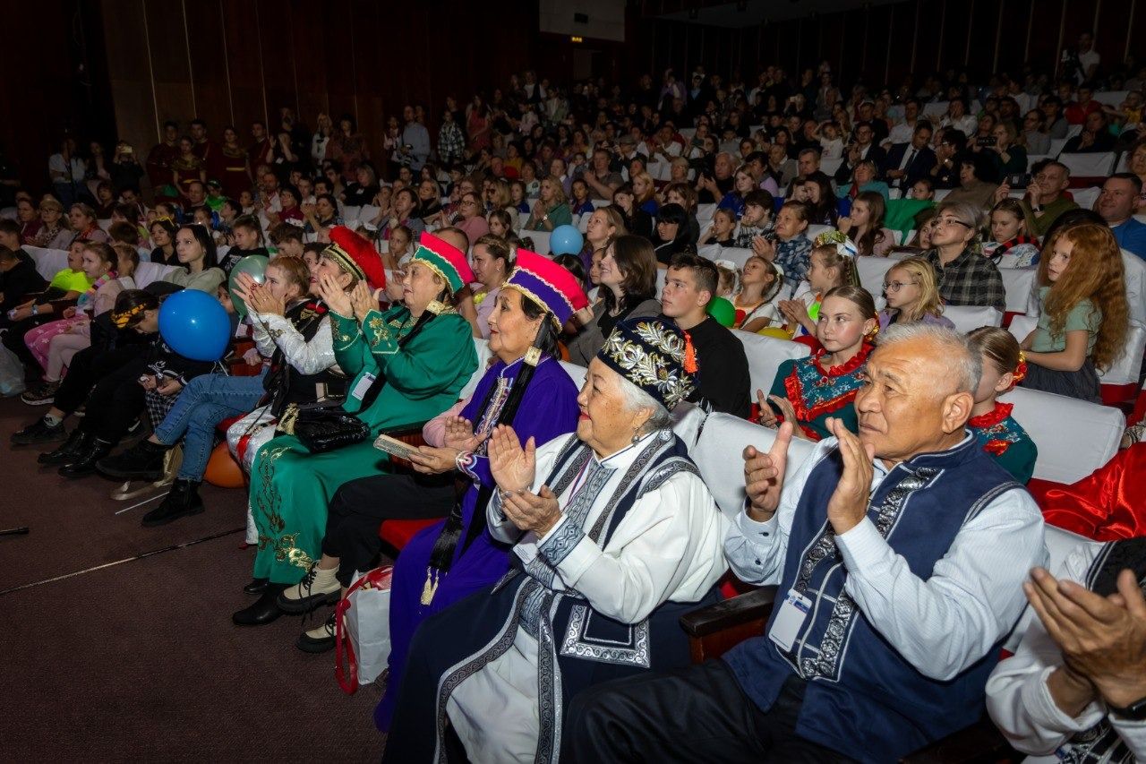 Нижегородские семьи завоевали 12 наград на XVI Форуме-фестивале «Вера. Надежда. Любовь» в Суздале Нижегородские семьи завоевали 12 наград на XVI Форуме-фестивале «Вера. Надежда. Любовь» в Суздале