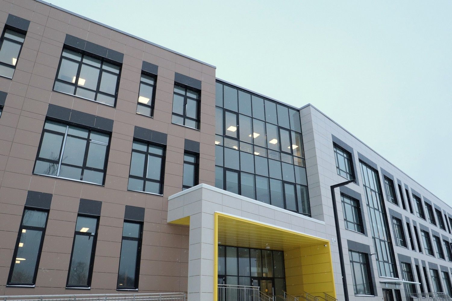 В Нижнем Новгороде завершено строительство школы на 825 мест на улице Украинской