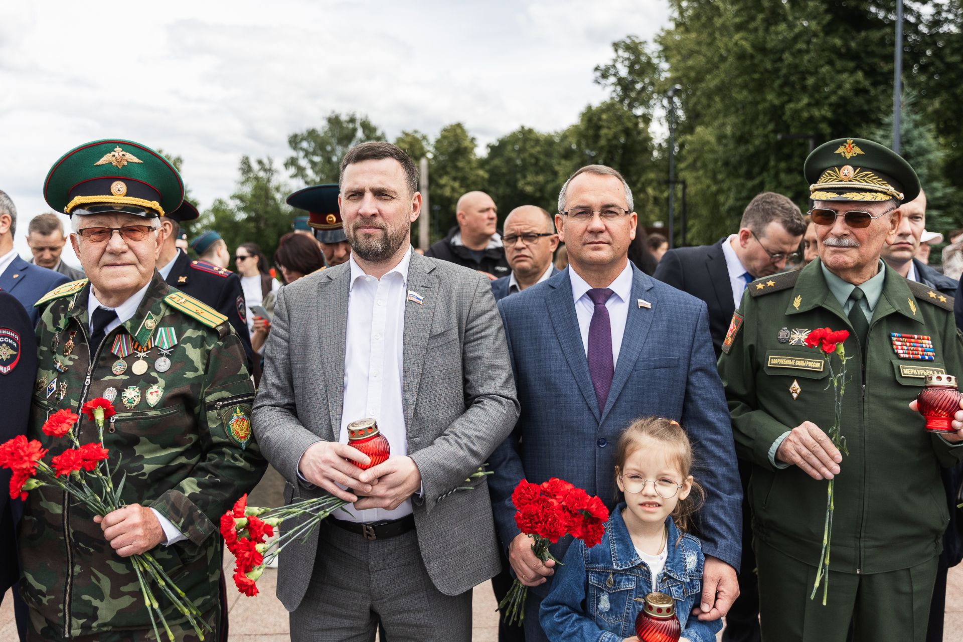 Более 25 тысяч нижегородцев присоединились к памятным акциям в День памяти и скорби Более 25 тысяч нижегородцев присоединились к памятным акциям в День памяти и скорби