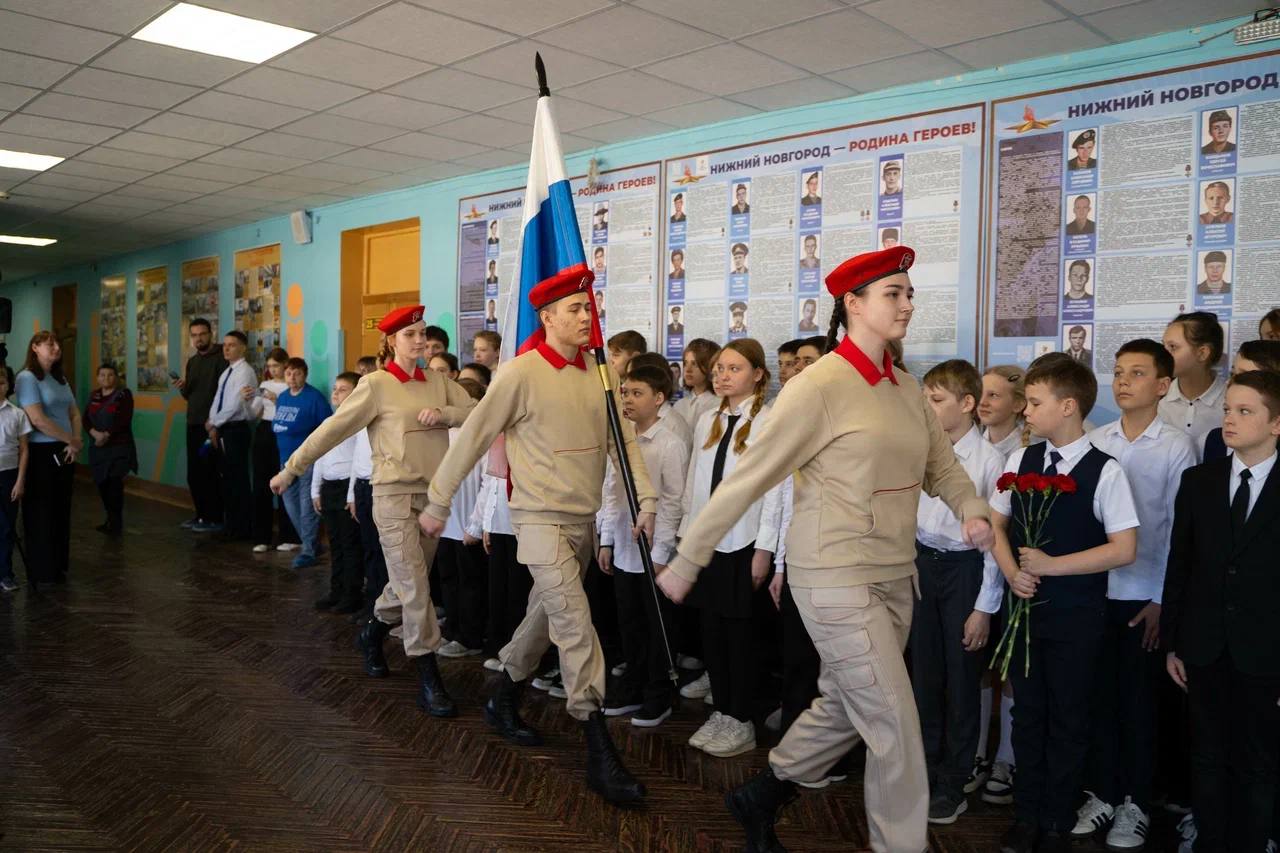 В школе №37 Нижнего Новгорода появился арт-объект в честь разведчика-радиста Андрея Сошелина В школе №37 Нижнего Новгорода появился арт-объект в честь разведчика-радиста Андрея Сошелина