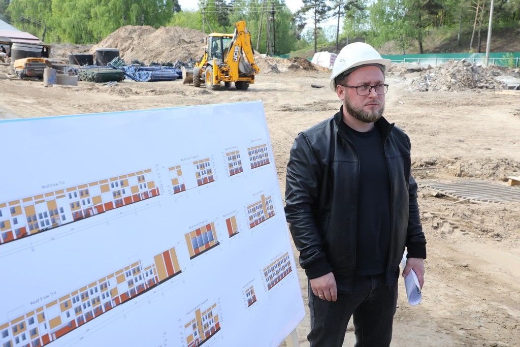 Заместитель губернатора Егор Поляков проверил ход работ на объекте, который строится по нацпроекту «Образование» к 2024-2025 учебному году