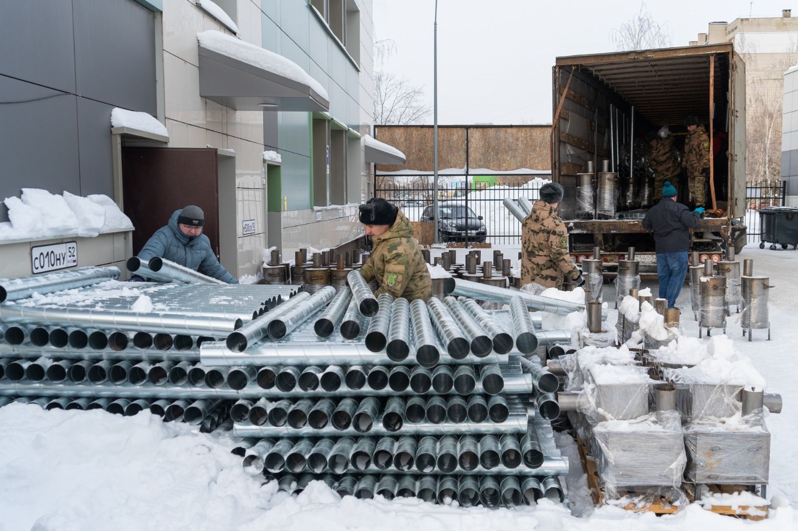 Гуманитарный конвой отправили из Нижегородской области в зону СВО  представители семи регионов России | Официальный сайт Правительства  Нижегородской области