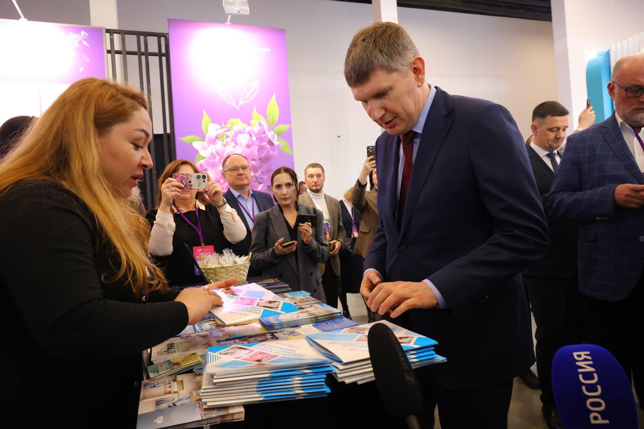 Максим Решетников и Глеб Никитин открыли XX Международную выставку-форум «Интурмаркет» в Нижнем Новгороде Максим Решетников и Глеб Никитин открыли XX Международную выставку-форум «Интурмаркет» в Нижнем Новгороде