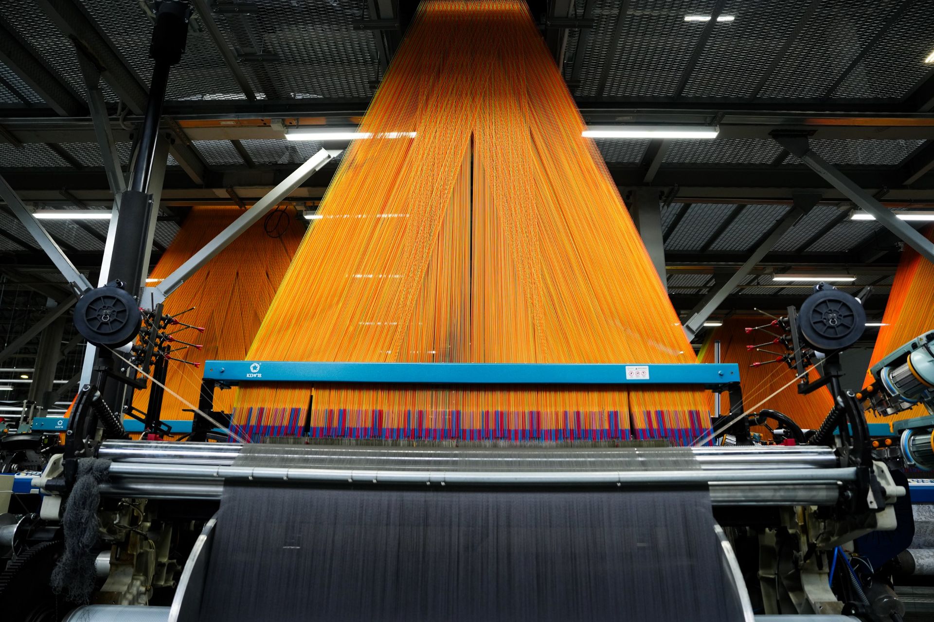 Денис Мантуров принял участие в открытии завода по производству силикагелей и силиказолей в ОЭЗ «Кулибин» в Дзержинске