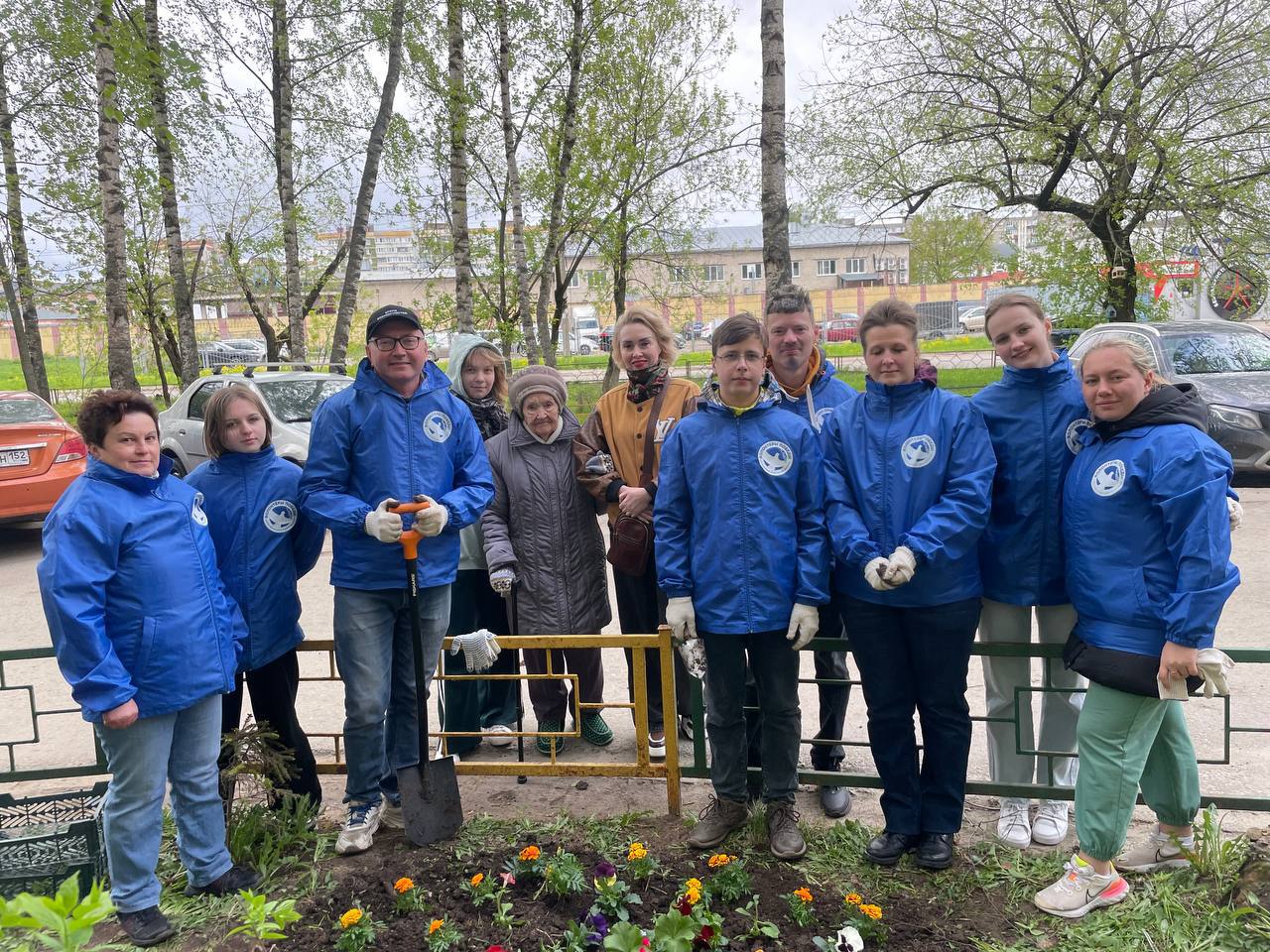 113 палисадников Победы у домов нижегородских ветеранов благоустроят  Волонтёры Победы в преддверии 9 Мая | Официальный сайт Правительства  Нижегородской области